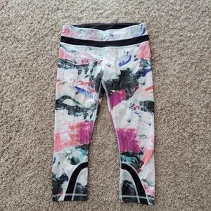 Lululemon size 8 leggings